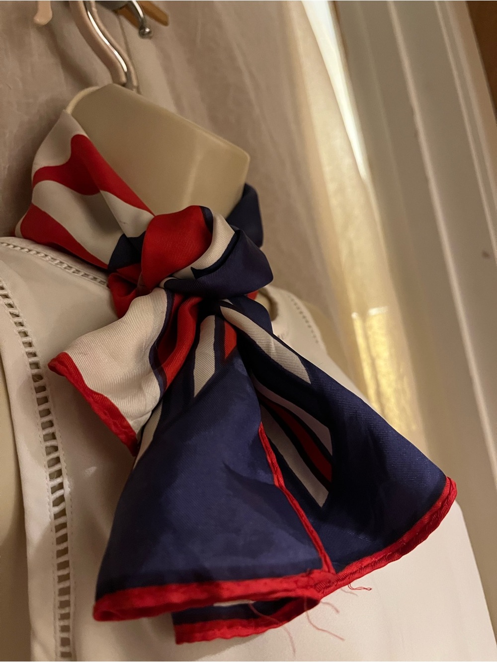Women’s Neck silk-feel Scarf in Navy, Red & White